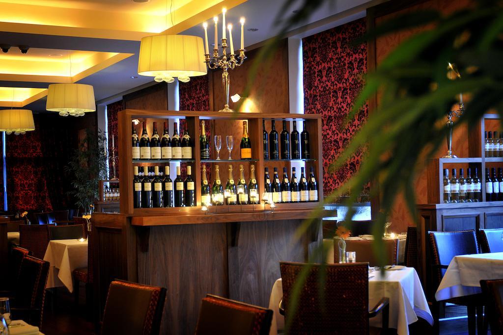 The Shirley Arms Hotel Carrickmacross Extérieur photo