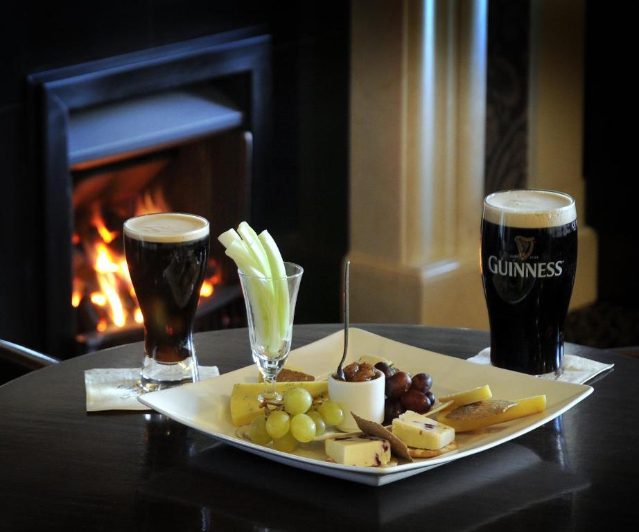 The Shirley Arms Hotel Carrickmacross Extérieur photo