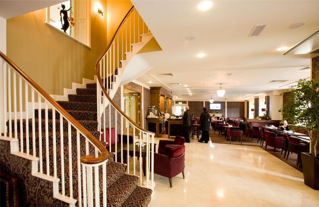 The Shirley Arms Hotel Carrickmacross Extérieur photo