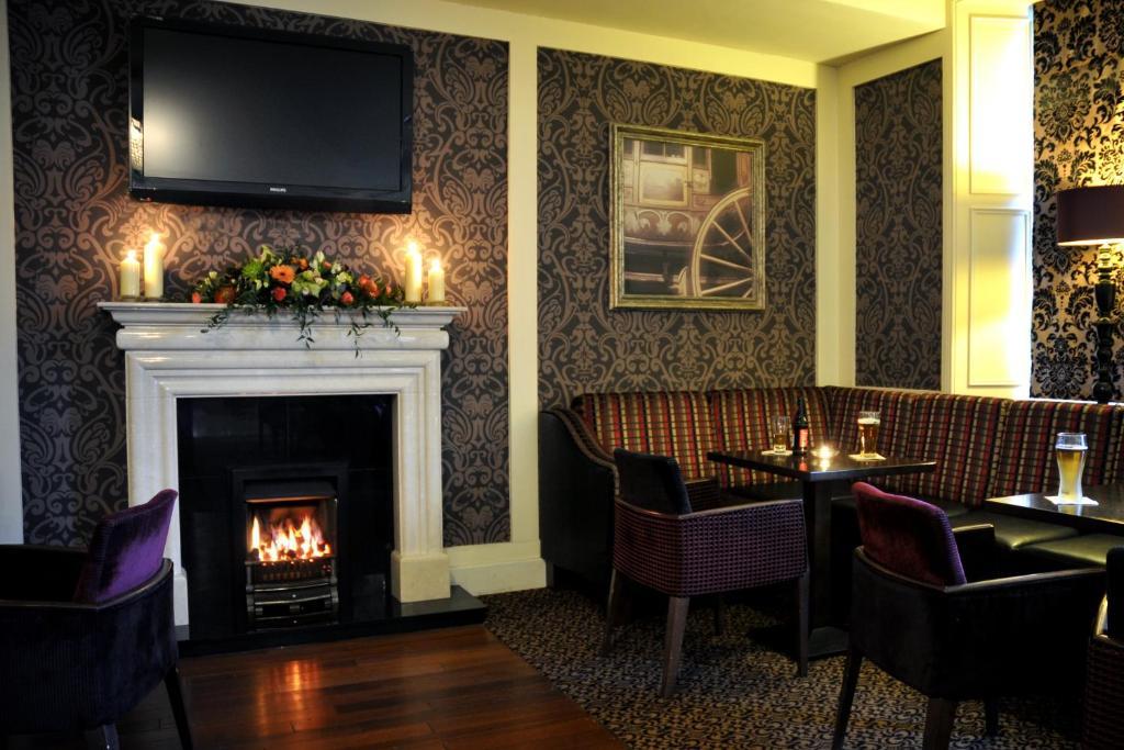 The Shirley Arms Hotel Carrickmacross Extérieur photo